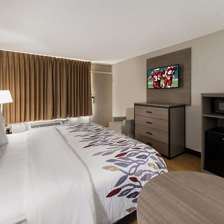 Red Roof Inn Dumfries-Quantico Bagian luar foto