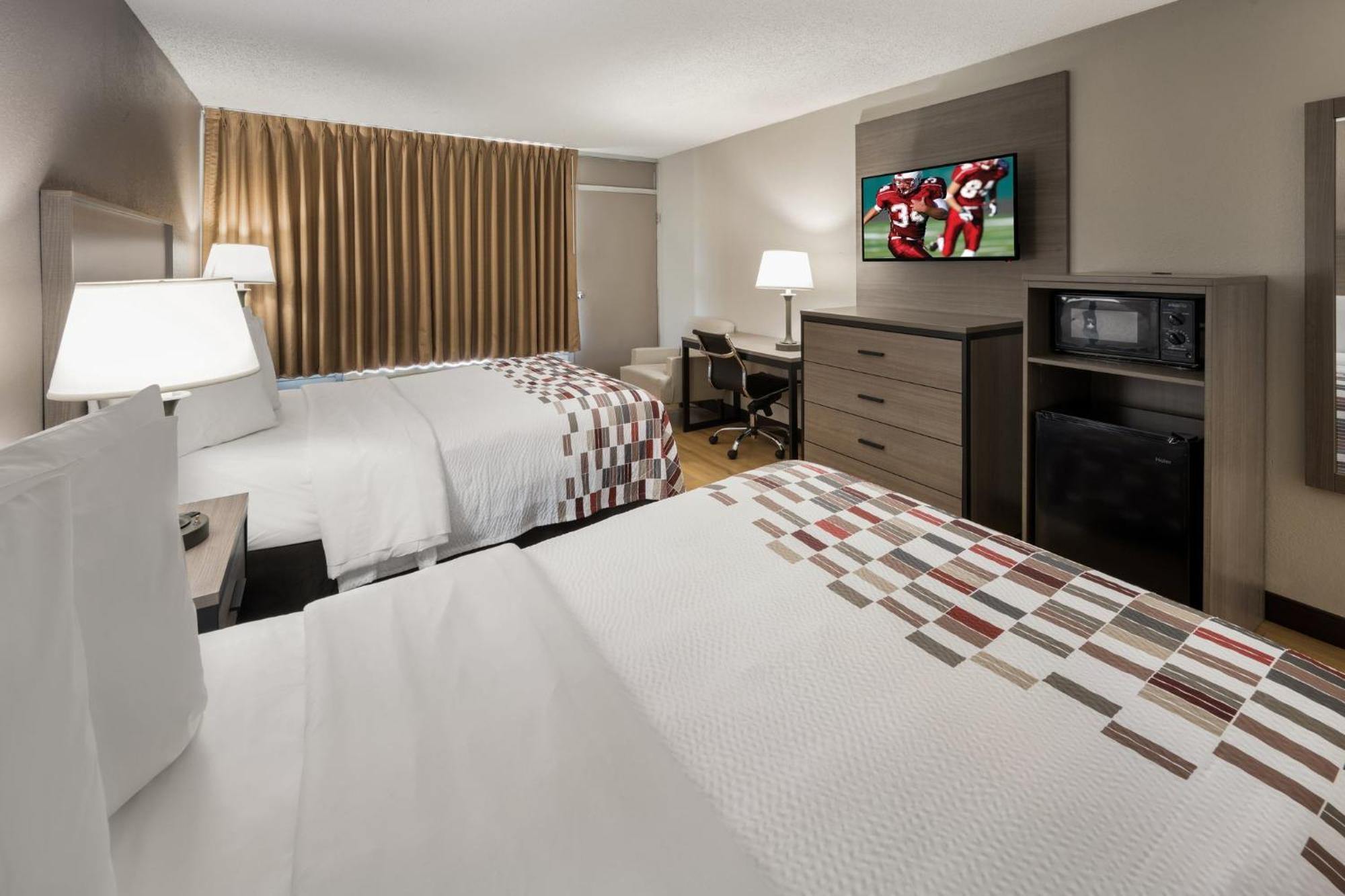 Red Roof Inn Dumfries-Quantico Bagian luar foto
