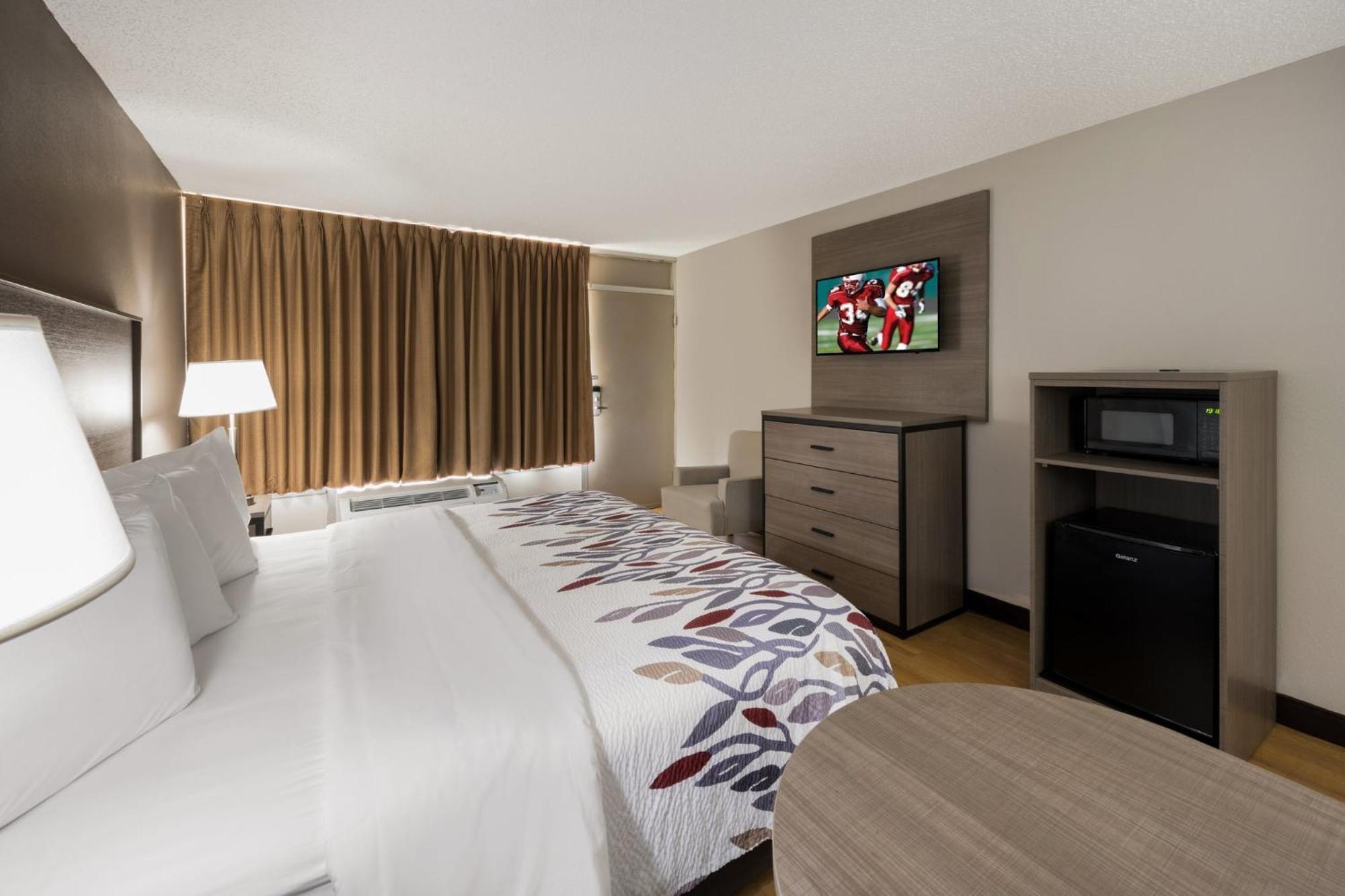 Red Roof Inn Dumfries-Quantico Bagian luar foto