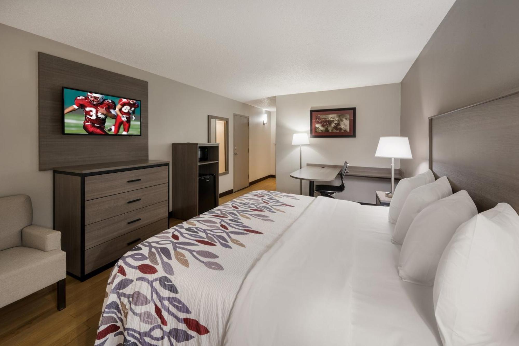 Red Roof Inn Dumfries-Quantico Bagian luar foto