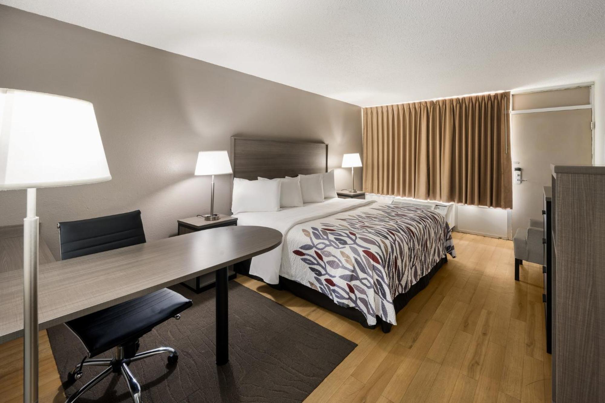 Red Roof Inn Dumfries-Quantico Bagian luar foto