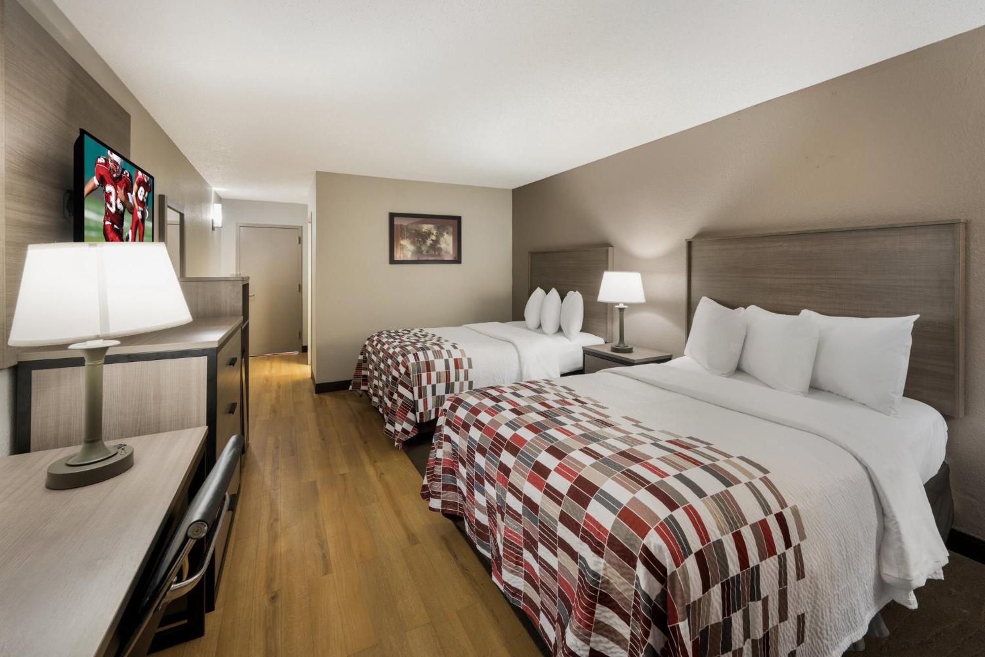 Red Roof Inn Dumfries-Quantico Bagian luar foto