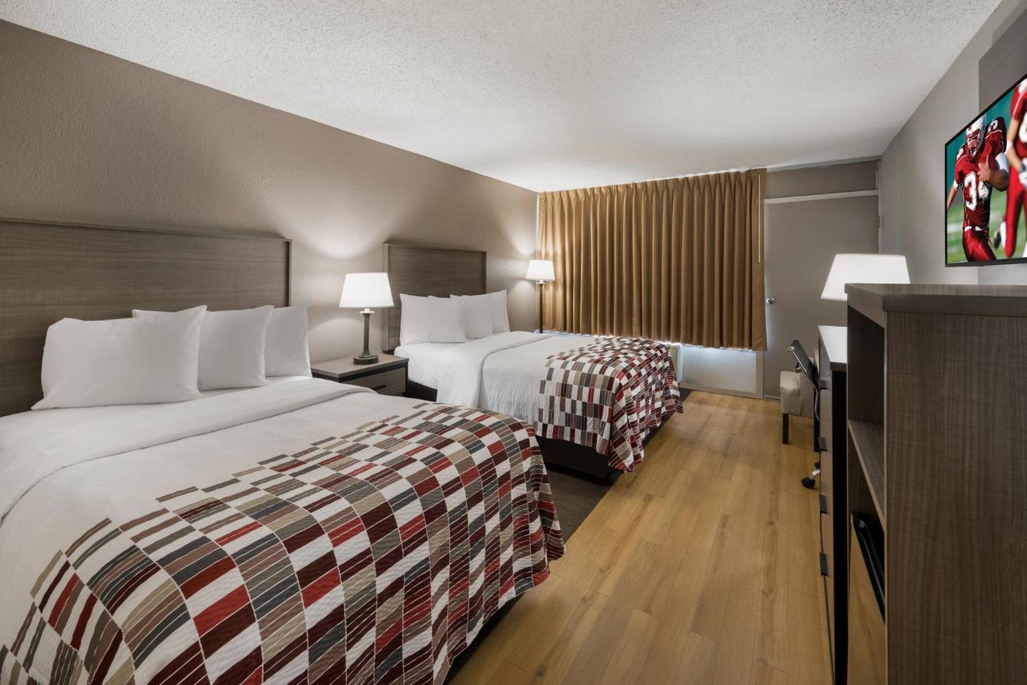 Red Roof Inn Dumfries-Quantico Bagian luar foto